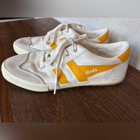 Gola Badminton Court Sneakers Sz 8 9 White w/ Yellow - Picture 1 of 8